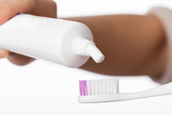 歯垢を丁寧に落とす